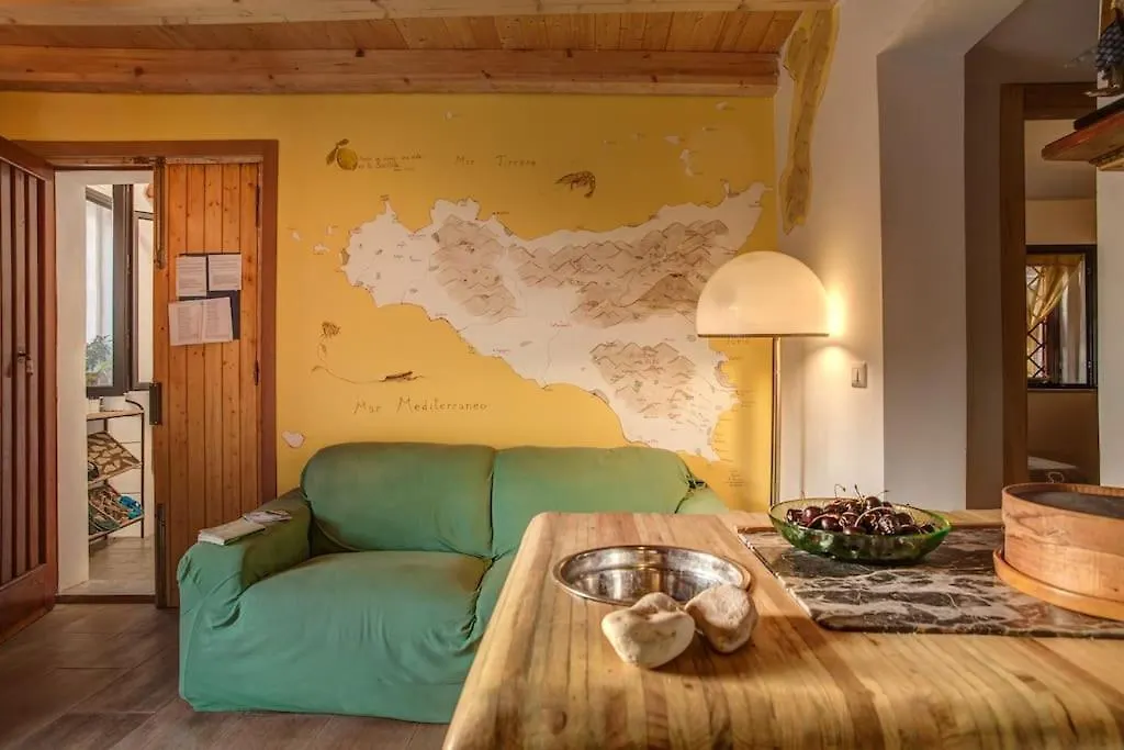 Holiday home Casa Verde Catania